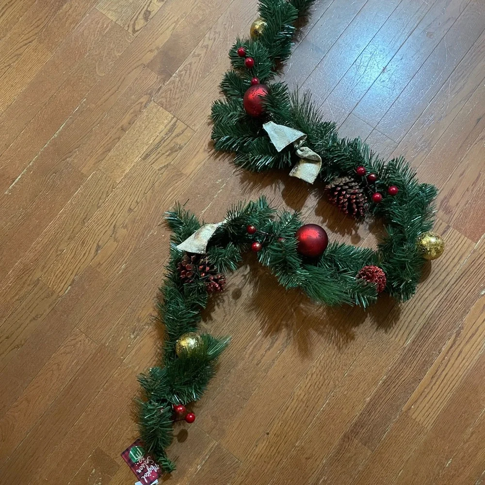 Christmas Ornamented Festive 80” Decorative Garland NWT